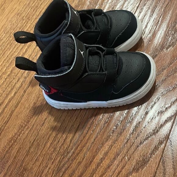 Nike Jordan Fadeaway black sneaker size 5 - Picture 9 of 11